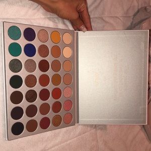 Jaclyn hill x morphe eyeshadow palette